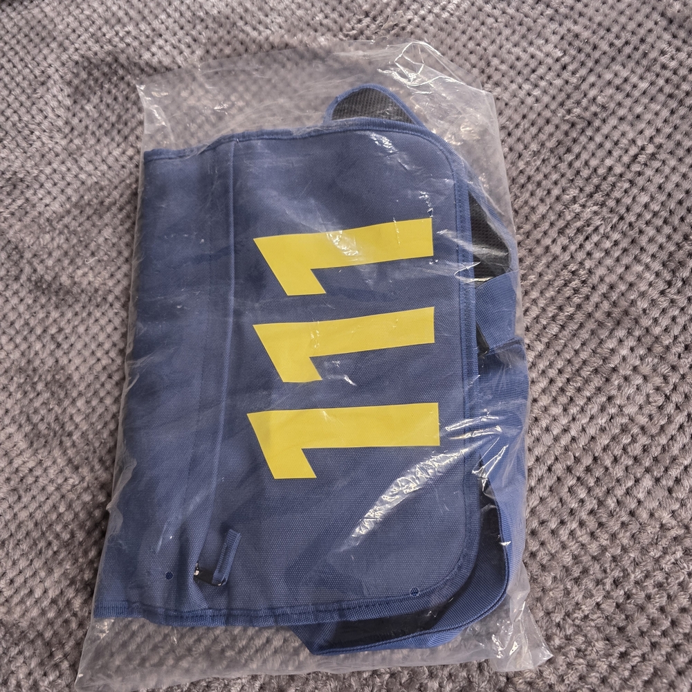 Fallout Messanger Bag Vault 111 Blue and Yellow Shoulder Bag